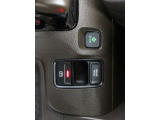 【電子制御パーキング+ブレーキホールド】便利なスイッチ式のサイドブレーキ!停車中にブレーキペダルを踏み続けなくても自動的にブレーキを保持する機能も搭載♪