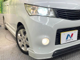 【HIDヘッドライト】非常に明るく前方を照らしてくれるので、悪天候や夜間の走行時も視界良好で安心してお乗りいただけます。
