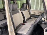 乗降がしやすい運転席。高さが調節できて小柄な方でも運転しやすいポジションをとることができます。