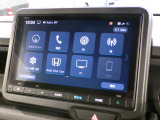 Bluetooth、AM、FM、スマートフォン接続ができます。
