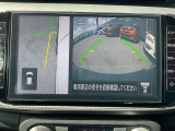 アラウンドビューモニターは、自車の前方・側面映像をモニタ-に映して離合時・駐車時などにとても便利です。