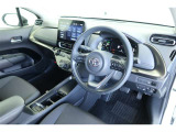 【運転席&助手席】シートは黒を基調にしたスタイリッシュなデザインです。クリーニング済みですので清潔感があり気持ち良く乗っていただけます♪