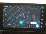 ディスプレイオーディオ(コネクティッドナビ対応)PLUS搭載。T-Connectご契約で2028年2月まで無償で利用できるナビ(期限到来後は有償)と、解約後も利用できる車載ナビが搭載されています。