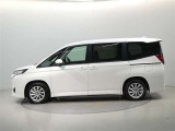 両側パワースライドドア付きだから、狭い駐車スペースなどでの 乗り降りラクラク!小さなお子さまのいるご家庭には嬉しい装備。