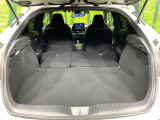普段のお買い物や通勤、送迎等に十分な荷室スペースを確保しております。セカンドシートを倒すと、大きな荷物の積載も可能です♪