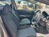 運転席まわり◆運転席からの視界が左右に広く隅々まではっきりと見渡せます!クルマの前端も把握しやすく安心して運転できます!