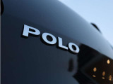 Poloのシンプルなデザインとディープブラックの組み合わせは、年代・性別を問わず人気です。
