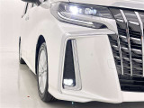 フォグランプ装着車です。暗い夜道の車両前方を明るく照らします