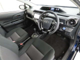 シンプルで使いやすいデザインの運転席です。