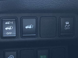 オートバックドアです。ボタンひとつでリアゲートが開け閉めできるので、荷物の出し入れなどに大変重宝します!