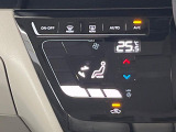 【オートエアコン】一度お好みの温度に設定すれば、車内の温度を検知し風量や温度を自動で調整。暑い&hellip;寒い&hellip;と何度もスイッチ操作をする必要はありません。快適な車内空間には必須の機能ですね♪