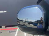 ウィンカー付きドアミラーもついています。