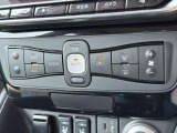 エアコンはオートエアコンです(^-^)温度調節も細かくできるので車内を快適な温度にできますよ(*^^*)人気の装備です☆