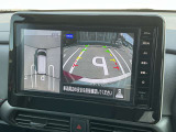 空から車を見たような「アラウンドビューモニター」!車の周りが一目で確認できるので、小さなお子様や障害物があっても安心して乗ることができます。