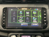 日産純正メモリーナビゲーションです♪目的地まで案内するナビゲーション機能の他にフルセグ画質で楽しめるTVやBluetooth Audio☆DVD再生など多彩な機能が満載で運転を快適にサポートしてくれます☆