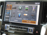 ナビゲーションはアルパイン10インチメモリーナビ(EX11V)を装着しております。AM、FM、CD、DVD再生、Bluetooth、フルセグTVがご使用いただけます。初めて訪れた場所でも安心ですね!