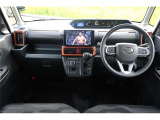 前席全体 目線も高く広い視界で安心して運転することができますね!