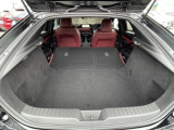 6:4分割可倒シートでリアシートに座りながら長尺物の積載も可能です!