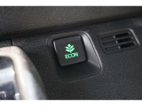 ECONスイッチの効果とあなたの運転で、クルマと力をあわせ「燃費向上=ガソリン代の節約=CO2 削減」のチャレンジをお楽しみください。
