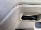 高速の出入りを楽にできるETC車載器付きです。