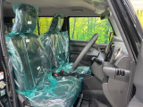 運転席シート廻りは使用感も少なく、良好な状態となっています。前オーナー様が丁寧に使っていたことがよくわかりますね。