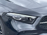 【フルLEDヘッドライト】ヘッドライトとリアコンビネーションランプのすべてにLEDが使用されています。長寿命・低消費電力、良好な視認性を確保します。