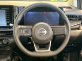 インテリアに合わせたデザインのステアリングは、運転される方のことも考え、運転しやすい形状、大きさです。是非一度、実際に触ってお確かめください。