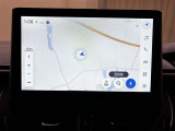 純正ナビを装備。タッチパネル式で使いやすく、お出かけもラクラクです。