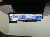 車両後方の視界をクリアに映し出す「デジタルインナーミラー」搭載です。