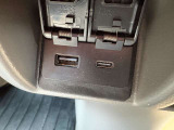 type-Aとtype-C付きなので車内での充電も安心♪
