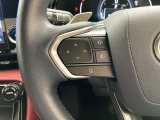 運転中、オーディオの操作をしてて、ハッとしたことはありませんか?ステアリングスイッチは、運転中でもハンドルでオーディオの操作が可能です。安全なドライブをサポートします。