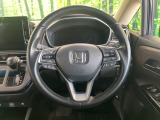 【純正革巻きステアリング】上質な革を使用することで、手にしっかり馴染みとても運転しやすいハンドルです♪