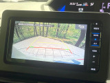 【バックカメラ】駐車時に後方がリアルタイム映像で確認できます。大型商業施設や立体駐車場での駐車時や、夜間のバック時に大活躍!運転スキルに関わらず、今や必須となった装備のひとつです!