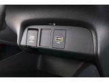 スマートフォンなどの音楽再生が可能なUSB接続ジャック装備車両です♪♪♪