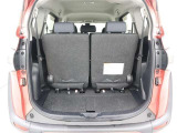 ラゲージスペースだって広々です!車種によっては床下収納やシートの折り畳み、またシートを動かして更にお荷物積めちゃいます♪
