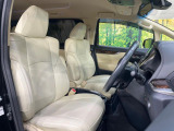 運転席シート廻りは使用感も少なく、良好な状態となっています。前オーナー様が丁寧に使っていたことがよくわかりますね。