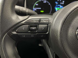 【ステアリングスイッチ】運転中に視線を前に向けたまま画面の操作できます。