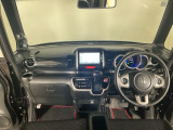 【前方視界】開放的な前方視界!運転がしやすく疲れにくいです♪窓が大きく、見通しがとっても良いおクルマですよ♪