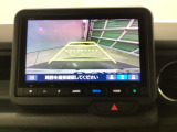 リアカメラ搭載! 狭い駐車場はもちろん、雨の日や夜間の運転も安心です。
