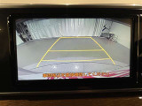 【バックモニター】駐車時に後方がリアルタイム映像で確認できます。大型商業施設や立体駐車場での駐車時や、夜間のバック時に大活躍?