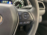 前方の車との車間を設定し、スピードを上げたり緩めたりを自動で行ってくれる追尾式の「レーダークルーズ」。上級装備の一つです!高級車にしかつかない嬉しい機能です。