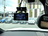 走行中に発生したアクシデントなどを、このドライブレコーダーが記録します。万が一の時の証拠資料として有効だから安心です。