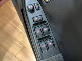 電動格納ドアミラー装備しています★車内からドアミラーの折り畳みや鏡面の調節を行うことが可能です★
