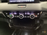 デュアルフルオートエアコンなので、スイッチ1つでオールシーズン、運転席、助手席別々に快適温度に設定する事が出来ます。