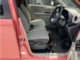 イモビライザー装備。盗難に対する防御性能を高めるために、インテリジェントキーに送信機を内蔵し、あらかじめ登録されているインテリジェントキーを使用しないと、走行可能状態にできないシステムです。