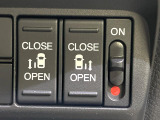 【両側パワースライドドア】スマートキーや運転席のスイッチで後席両側スライドドアの開閉が可能♪電動だから力を入れてドアを開ける必要が無く、小さなお子様でも簡単に開け閉めでき快適です♪