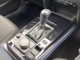 アクセルペダルを踏み込む量や速さに応じて変速パターンをし、人馬一体の運転感覚を発揮してくれる6速オートマ!