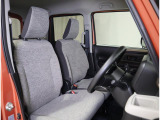 広さと安心を両立した、快適運転空間です。