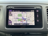ナビゲーションは純正メモリーナビが装着されております。AM、FM、CD、DVD再生、USB、フルセグTV、Bluetoothがご使用いただけます。