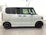 スライドドアなら狭い駐車場でもドアをぶつける心配がありません。ステップが低く乗り降りもしやすいです。